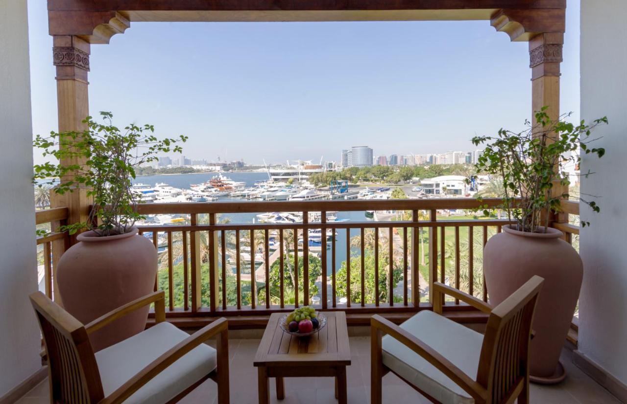 Park Hyatt Dubai Hotel Exterior photo A balcony at Jumeirah Creekside