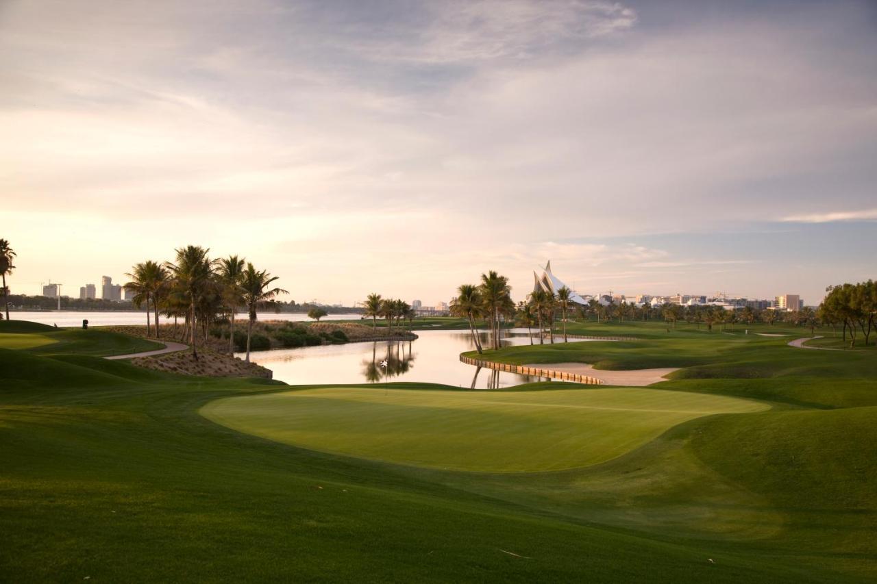 Park Hyatt Dubai Hotel Exterior photo Golf course at Jumeirah Islands