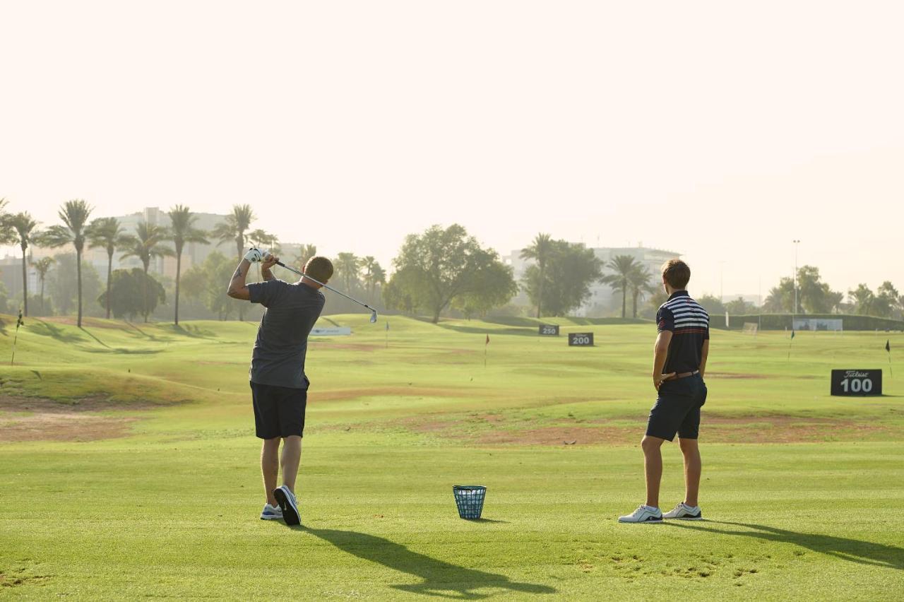 Park Hyatt Dubai Hotel Exterior photo Golfers at the 10th tee