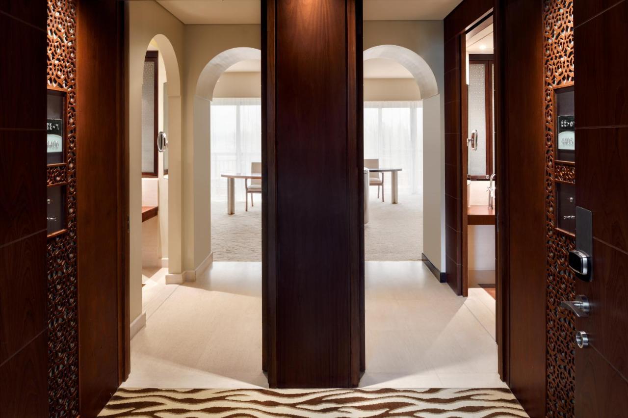 Park Hyatt Dubai Hotel Exterior photo A suite at the Jumeirah Emirates Towers Hotel